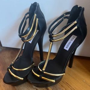 Rare vintage black and gold Steve Madden pumps